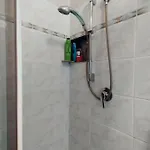 Dentro شقة *